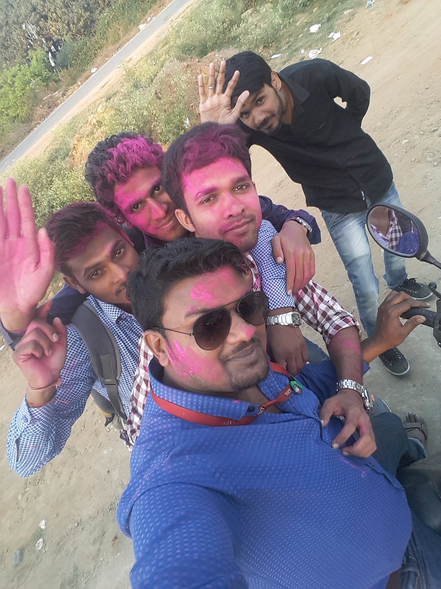 RakeshR04534222's tweet photo. Enjoying colours with friends without water, completed https://t.co/2b8TLj4uuw 5th sem.Water water everywhere but not to drink .happy holi.. https://t.co/1CgLOje6W9