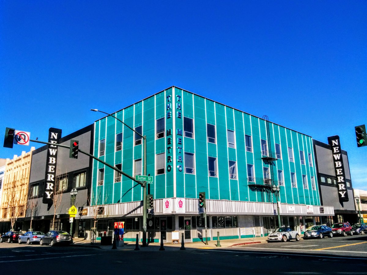 roadfinch's tweet photo. This morning while on my routine coffee hunt I noticed how beautiful of a day it is in downtown Stockton! #itsametrothing https://t.co/asJDIyfOrF