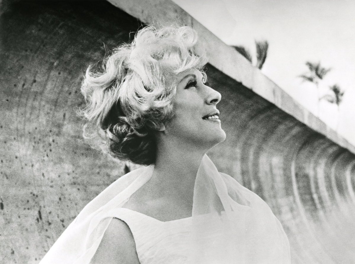 victoriabeckham's tweet image. “I never dreamed about success. I worked for it.”- @EsteeLauder 
Tune in at 7:15pm GMT x VB #SheMeansBusiness facebook.com/victoriabeckham