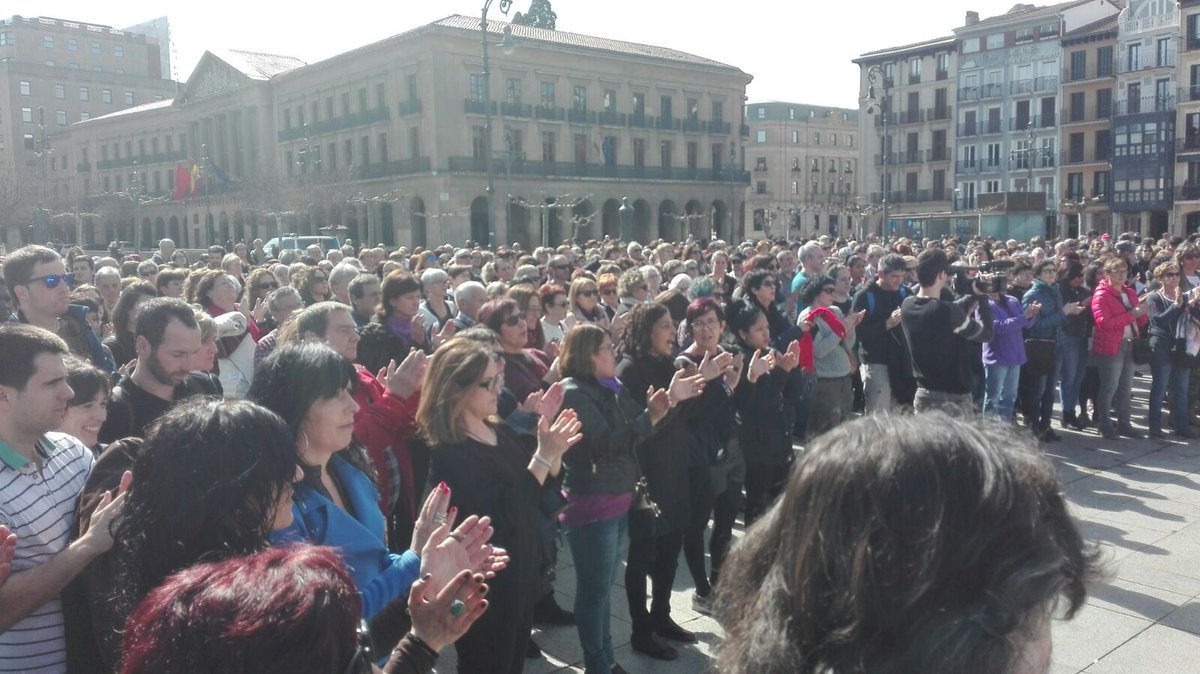 21:00etan #Martxoak8 ardatz izango duen <a href="/GureanGaur/">Gurean Gaur</a> albistegia ikusgai hamaika.eus/zuzenean #GureBegizIkusteko