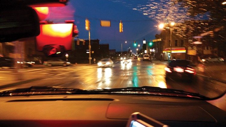 PyngMedical's tweet photo. Are red lights and sirens more hazardous than helpful? According to new research, it's possible. #EMT https://t.co/LARu5bjlbN https://t.co/azXbVmPgLj