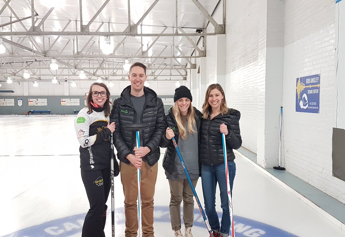 pommiescider's tweet photo. Having a blast with our favourite skip from @TeamFlaxey at the Ontario Charity Hopspiel! #BeerSisters #Hopspiel https://t.co/Nrnau27iYf