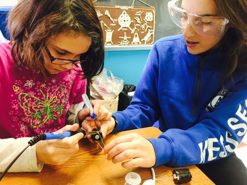 ness_sea's tweet photo. Some of the awesome #WomenInSTEM we serve! #InternationalWomensDay #AmeriCorpsWorks #AmeriCorpsWeek #awesomeNESS #serveCT https://t.co/ijXE49KAWd