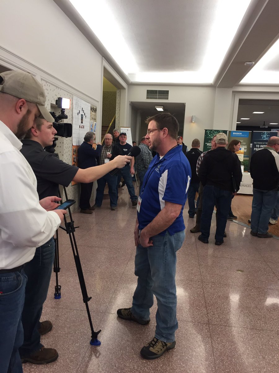 HealthyOhioSoil's tweet photo. #ThanksBret and @ConserveSeneca for sharing about #OSHS2017 today with @ocj_ohioagnet at #cttc17 https://t.co/i3Ijsu18lQ