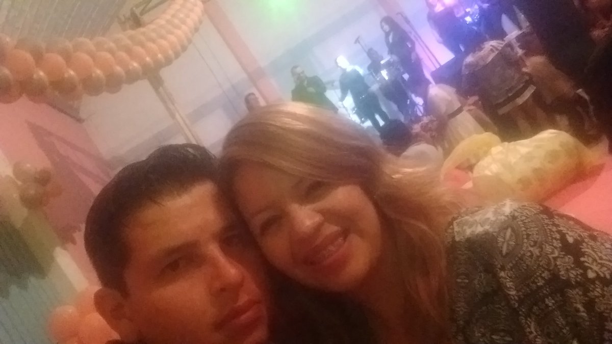 christianglez10's tweet photo. #mimujerfavoritaes  la dueña de mi corazón: mi esposa amada https://t.co/P82KOr0uDK