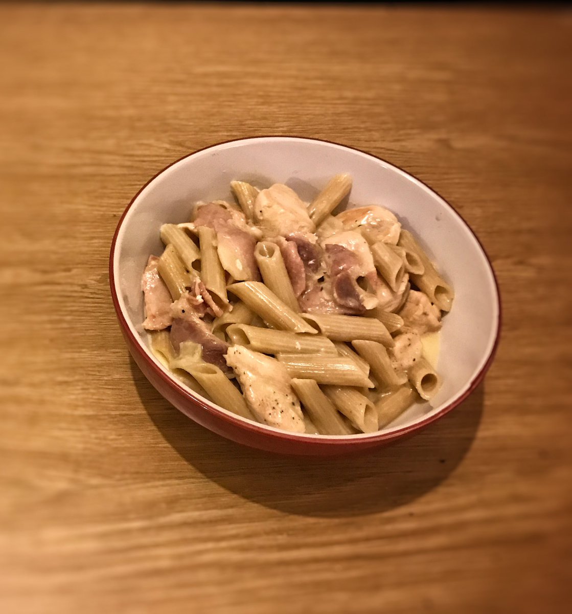 ESRecipes's tweet image. Creamy Chicken &amp;amp; Bacon Pasta

How to: youtu.be/Dj-gJkaYhd4

#foodporn #foodie #retweet #like