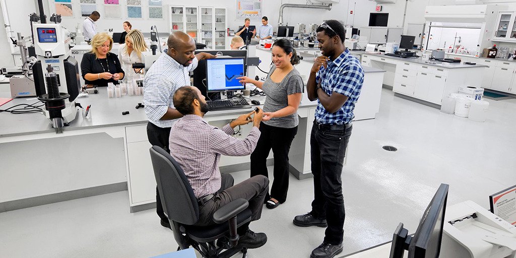 Cummins's tweet photo. "@Cummins is committed to diversity at all levels. It is an important way that we are always looking to innovate." #cummins #colostateu https://t.co/Lzf3YVDLuH