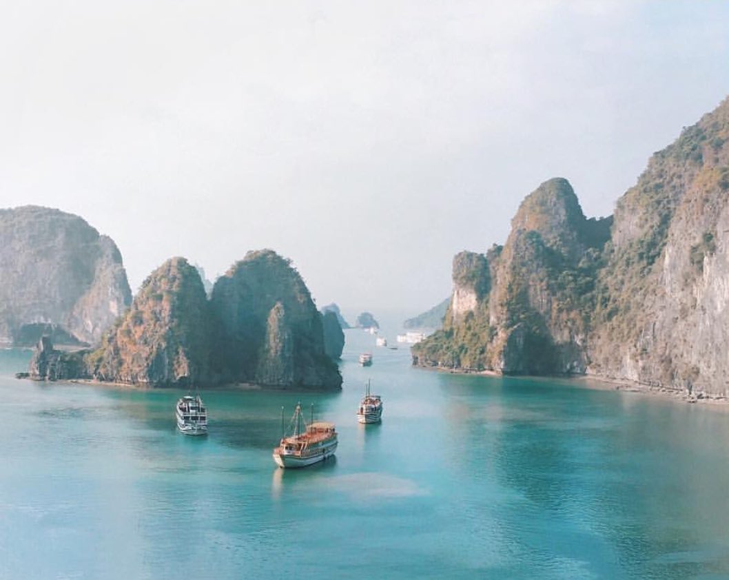 coffee_n_mtns's tweet photo. Halong Bay, Vietnam https://t.co/6sLBJTHdaH
