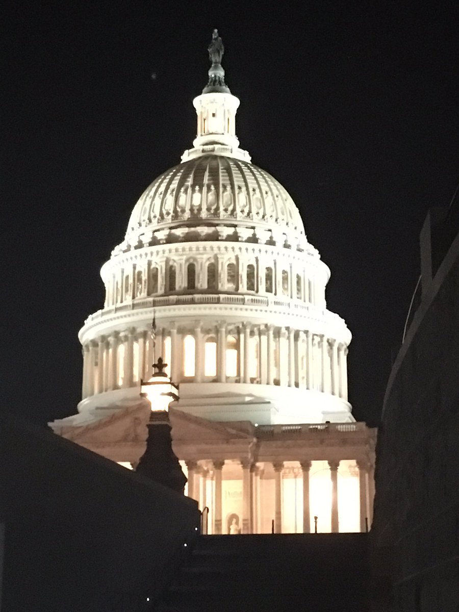 ash_GritnGrace's tweet photo. Meet some AMAZING manufacturers tonight! #manufacturing #hillday #onexinc https://t.co/ICBBjP5ruQ