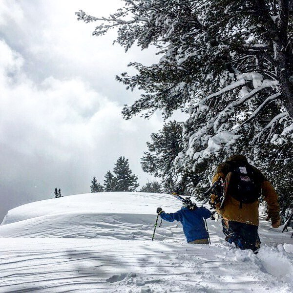SoPowMatt's tweet image. For untouched #powder lines... we put in the #bootpack work! #doWORK #snowboarding #DEEPsn… ift.tt/2mHM5SL