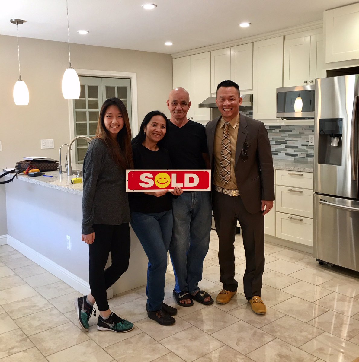 chrisluukw's tweet photo. SπLD! #JustSold #Sold #CloseOfEscrow #ChrisLuuHomes #SiliconValleyRealEstate #KellerWilliamsSiliconValley #ChrisLuuAndAssociates #KWSV #KW https://t.co/mfZuoLLQo3
