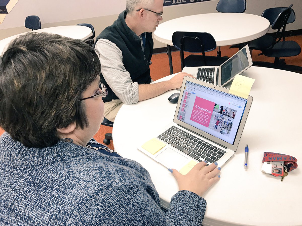 BrookeRalph345's tweet photo. Modeling differentiation according to interest during our PLC iCoach Lesson on 1:1 Strategies for Differentiating Instruction #345tweets https://t.co/XfI3ca9OdG