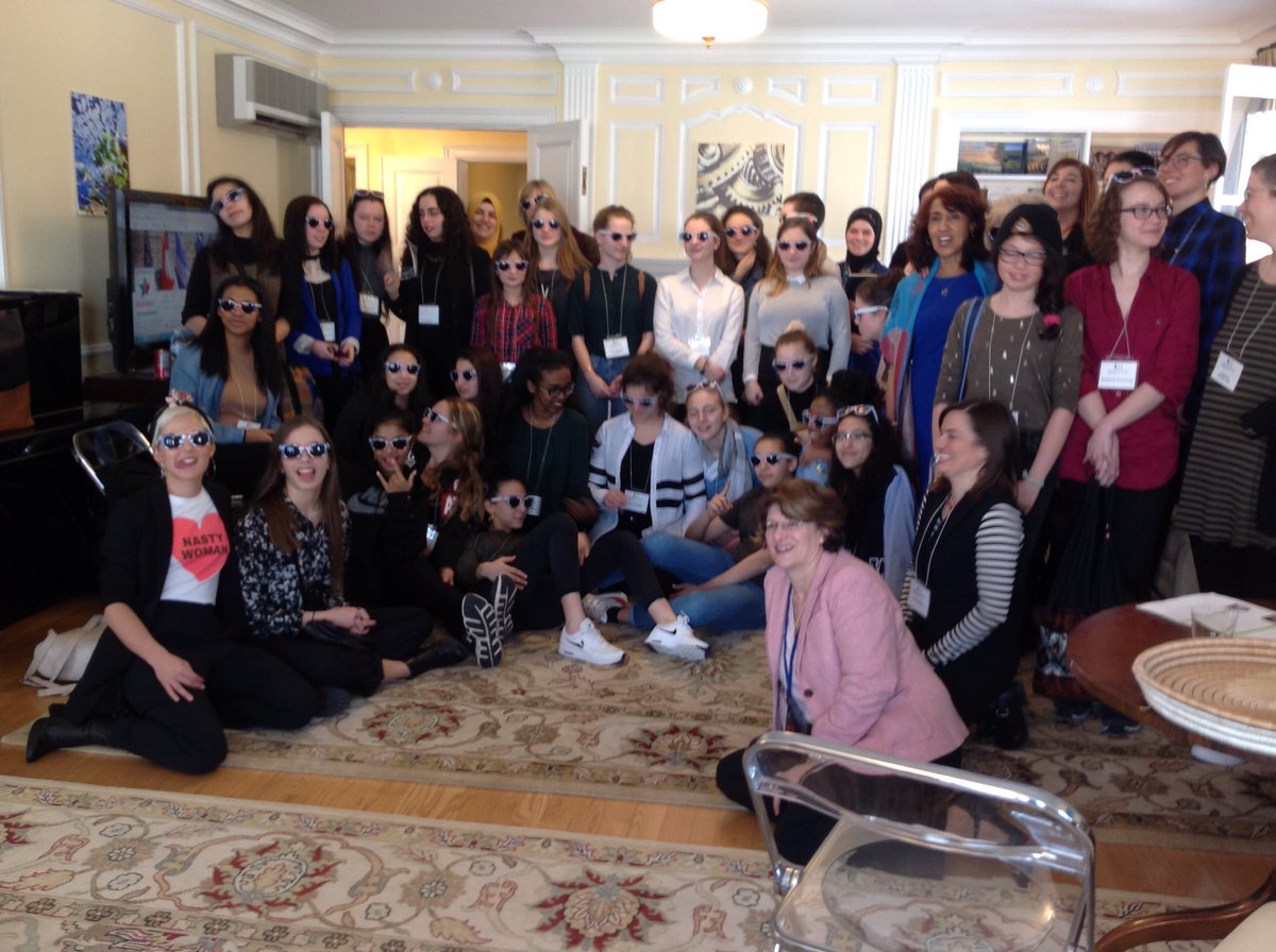 CSF_femmes's tweet photo. #JIFQC - L'activité Femmes d'influence se termine sur une note festive ! Les échanges ont été riches et stimulants https://t.co/Ku62H15Ltv