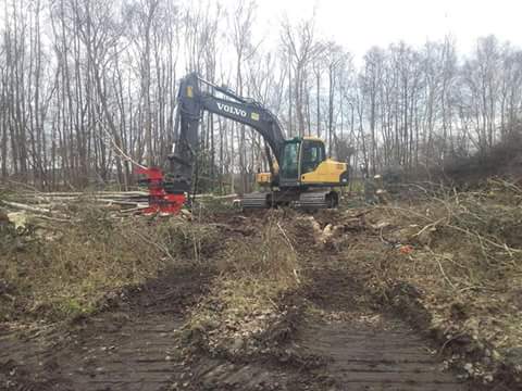 Loonbedrijf Stuut   en Sikko Polling VOF de nieuwe Greentec Forestcutter 370 boomzaag
Ufkes Greentec b.v. Volvo Construction Equipment