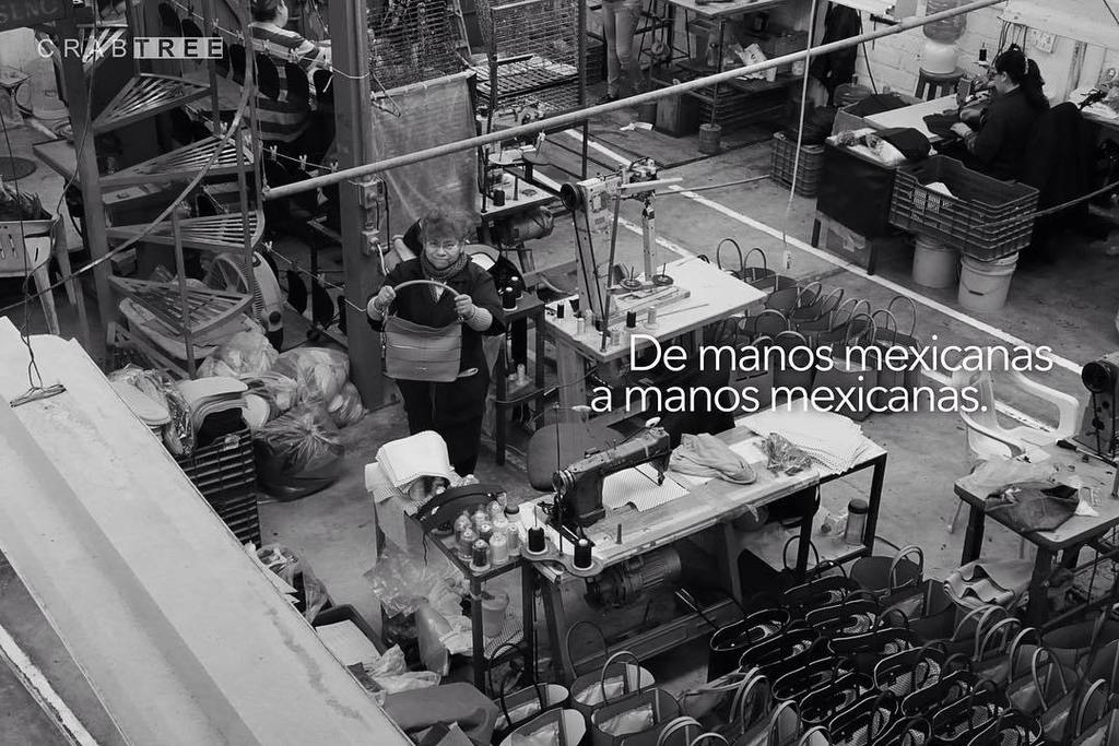 Crabtree_mx's tweet photo. “En Crabtree, hacemos bolsos #DeManosMexicanasAManosMexicanas.” Ella es Francisca, mejor conocida entre nosotros co… https://t.co/ptPUba6igA