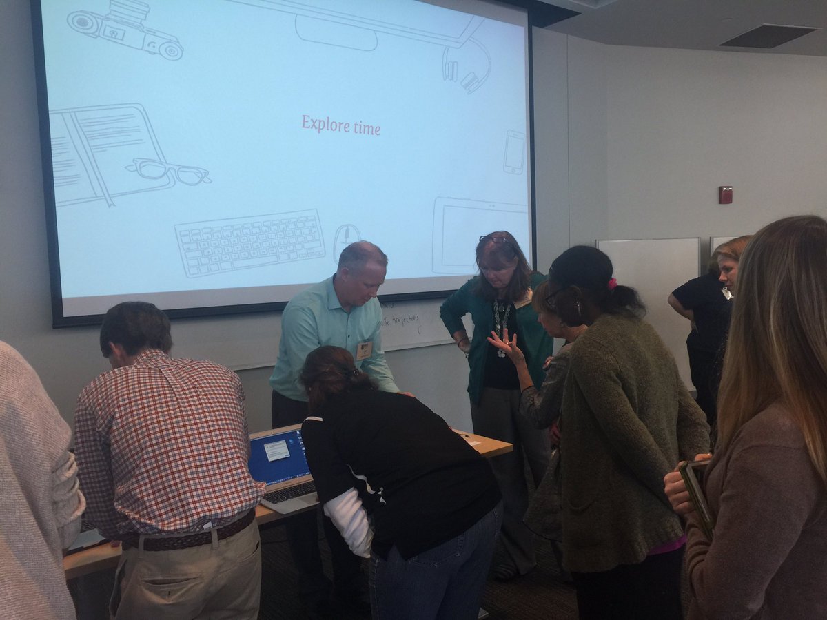 kdbostain's tweet image. #CodeTomorrow session fun! Great job @CovaisTech @ GinaBrowne #EdTechRVA #Henrico21 #hcpsitrt