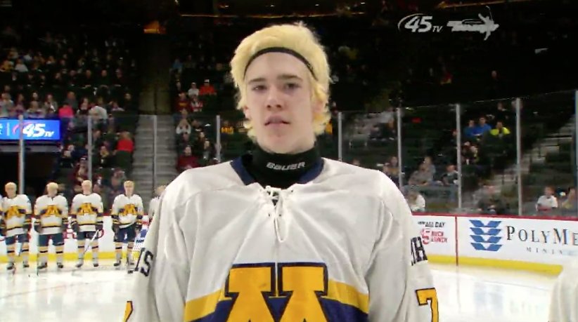 Camber's tweet photo. Pro tip: Use an elastic band to keep your lettuce neat and organized. #TheTourney17 #MSHSL #AllHockeyHairTeam https://t.co/R3tfIJurTc
