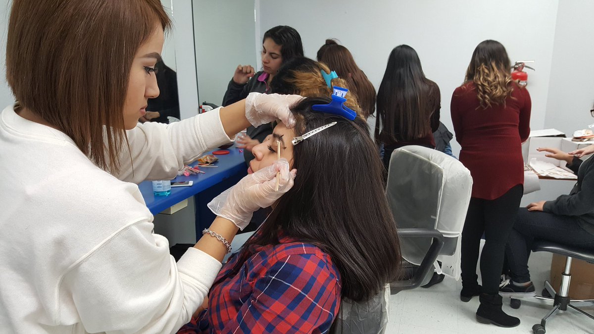 mssanchez915's tweet photo. Cosmetology 1 practicing their waxing for that #perfectbrow 👀 #sehsthebest #cosmetologyrocks #saneliproud https://t.co/4UGRqc3XFN