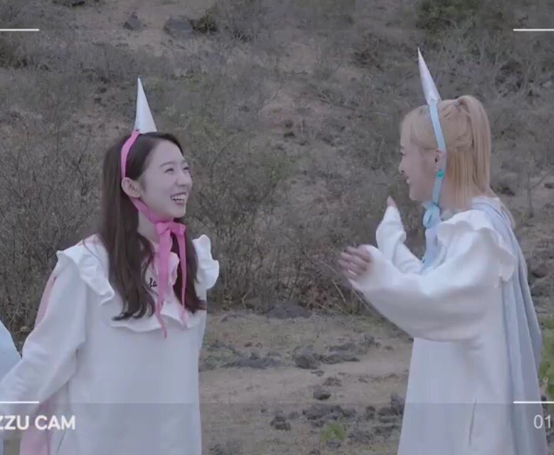 cosmiclq's tweet photo. #xuanyi #meiqi
↳ #선의 #미기 :*:,☆!!๑ https://t.co/89uChqnfxm