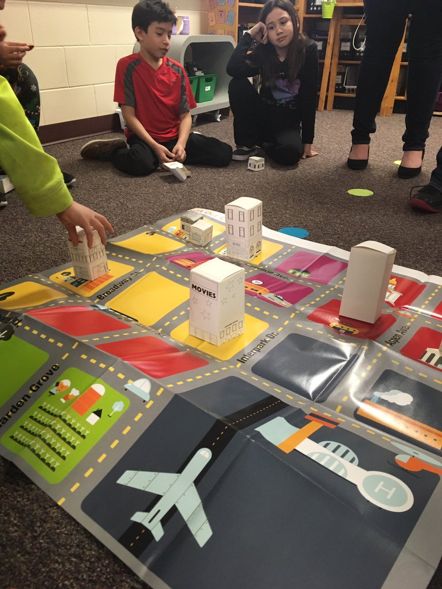 MsDarling3's tweet photo. We are building our community with our Junior Achievement teacher, Ms. L! Thanks for making our learning so much fun! #gfpsla #gfschools https://t.co/QFg3QMDd1K