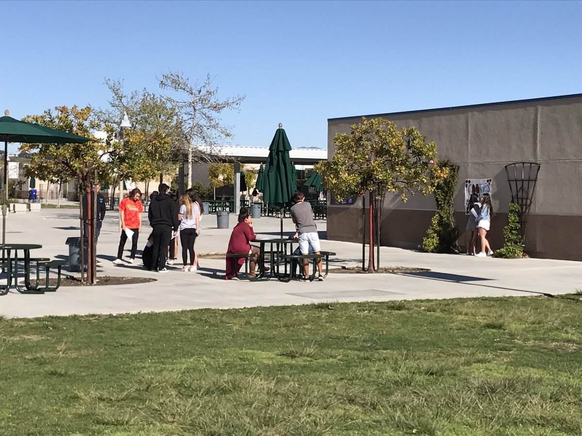 MsWetmoreMath's tweet photo. Integrated 2 students finding parabolas on campus https://t.co/dgsv7NUHZw