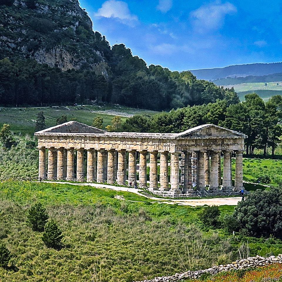 italia_USA_MEX's tweet photo. Come to #Sicily and learn about ancient Greek civilization #Segesta #Selinunte @VisitSiciliOP https://t.co/uuJkgaJuYd #Ilikeitaly #Italy https://t.co/SgIYXINQK9