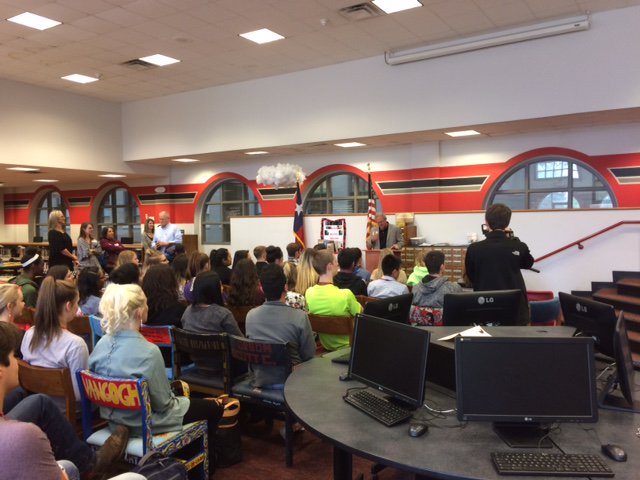 kdogslibrary's tweet photo. KHS grad, author, &amp; Innocence Project exoneree Michael Morton shared his story with KHS students today @MWMorton54 @KilgoreISD https://t.co/x6yfDHRWay