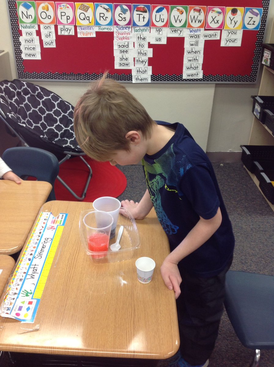 kstormopls's tweet photo. What happens when you mix baking soda and colored vinegar? Rainbow explosions! 😊🌈☘️@GrainwoodPLS https://t.co/o37NpIxdKF