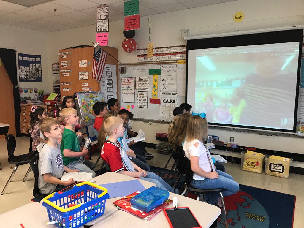 ghodgesdiboll's tweet photo. Skyping with our Illinois friends!!! @ghurtadodisd @DISDTech @GarrisonBulldog @kmjdover https://t.co/v7Z89EOBVB
