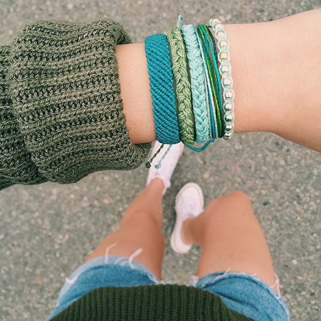 PuraVidaRepTess's tweet photo. Get this green stack for St Patrick's Day for 20% off using the code "tessarhodus20" 🍀🍀🍀🍀🍀 https://t.co/WG7iQhkPRb