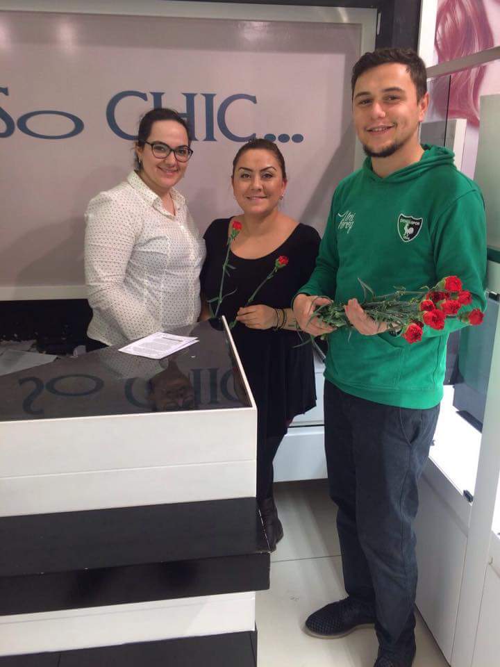 1966 karanfil, 1966 tebessüm. Bütün kadınlarımızın 8 Mart Dünya Kadınlar Günü kutlu olsun. 😊🌷