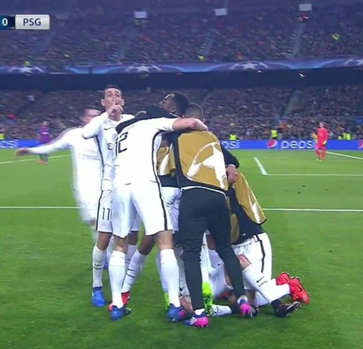 RMadriterno's tweet photo. Barça 🤣🤣🤣😂😂😂😂 https://t.co/Bm3yIou6IE