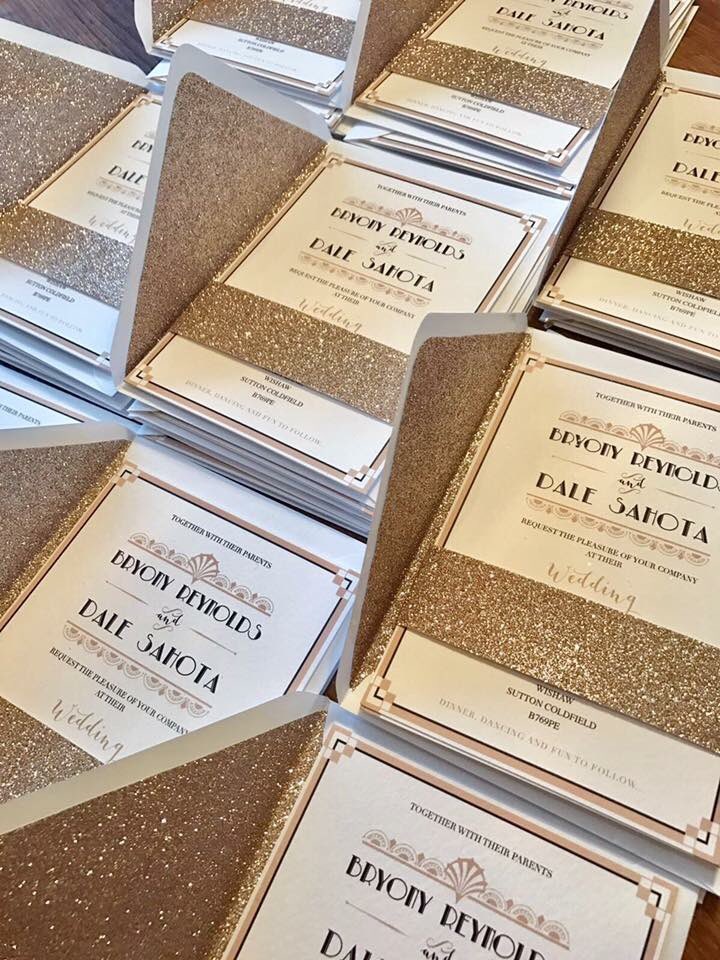 toptabledesign's tweet photo. Adding a little glitz and glam with these #greatgatsby invites 🥂✨#weddinghour #weddingwednesday #artdeco https://t.co/I2X1JbmLy9