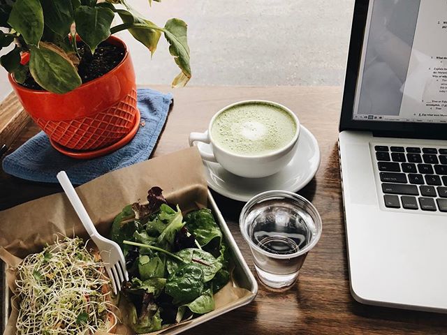 DailyProjectsCo's tweet photo. Green on green on green. My secret Sunday spot. 
#dailyprojects #matchalatte #avocadotoast #yummm #vsco #vscocam 📷: @margaret_losey https://t.co/vS97E10CRX