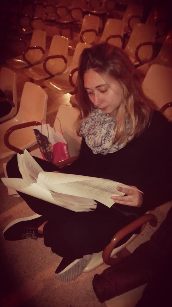 marccleries's tweet photo. Una de les dones de la meva vida repassant guió #donesTNC #concurs #teatre #TNC https://t.co/uMx8swLCKA