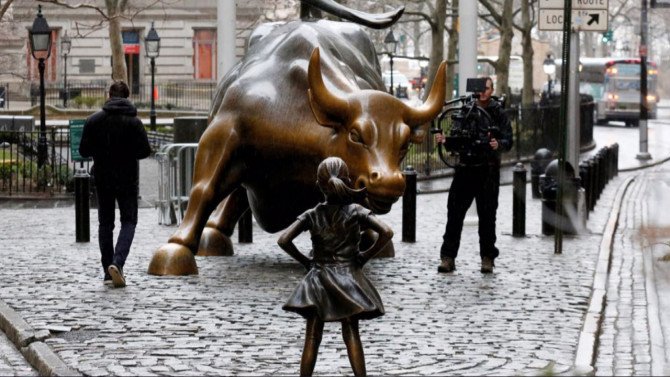 Amazing woman power awareness in New York's financial district "Dedicated and petite, but strong" <a href="/HuffingtonPost/">HuffPost</a>