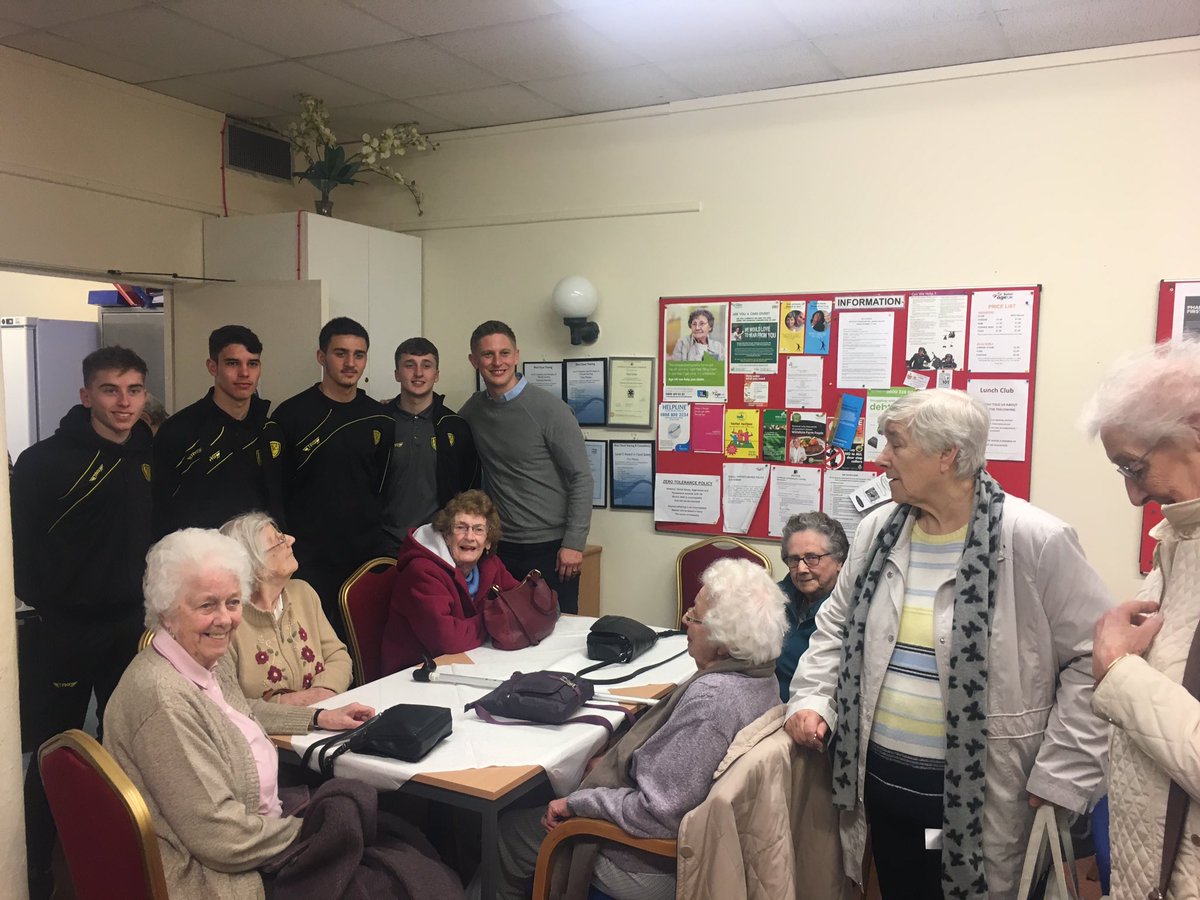 ageukburton's tweet photo. BIG thanks @burtonalbionfc Academy Players & Manager Dan for helping out with out Lunch Club today 🙌 great job! #intergenerationalcommunity https://t.co/zJfw4i3JBE