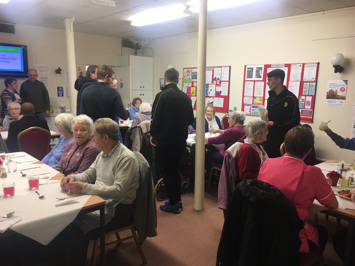 ageukburton's tweet photo. BIG thanks @burtonalbionfc Academy Players & Manager Dan for helping out with out Lunch Club today 🙌 great job! #intergenerationalcommunity https://t.co/zJfw4i3JBE