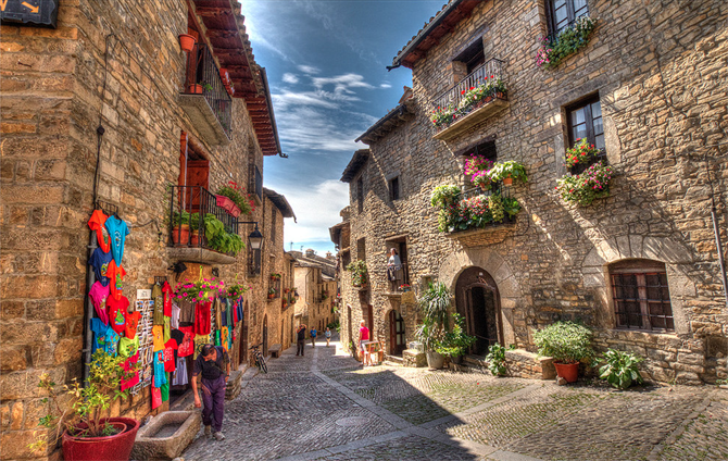 EspanaEnLatam's tweet photo. Charming towns in #Spain.
Come and enter in the Middle Ages...
https://t.co/2B4YO6VbzS
#villages #slowtourism https://t.co/wNiOlofAO6