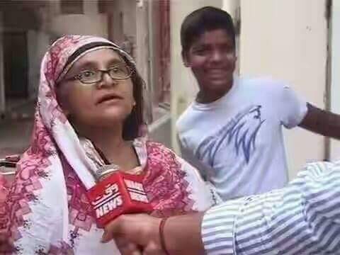HaramiParindey's tweet photo. PSG fans right now. #ChampionsLeague #FCBPSG https://t.co/LU9B5zJAUY