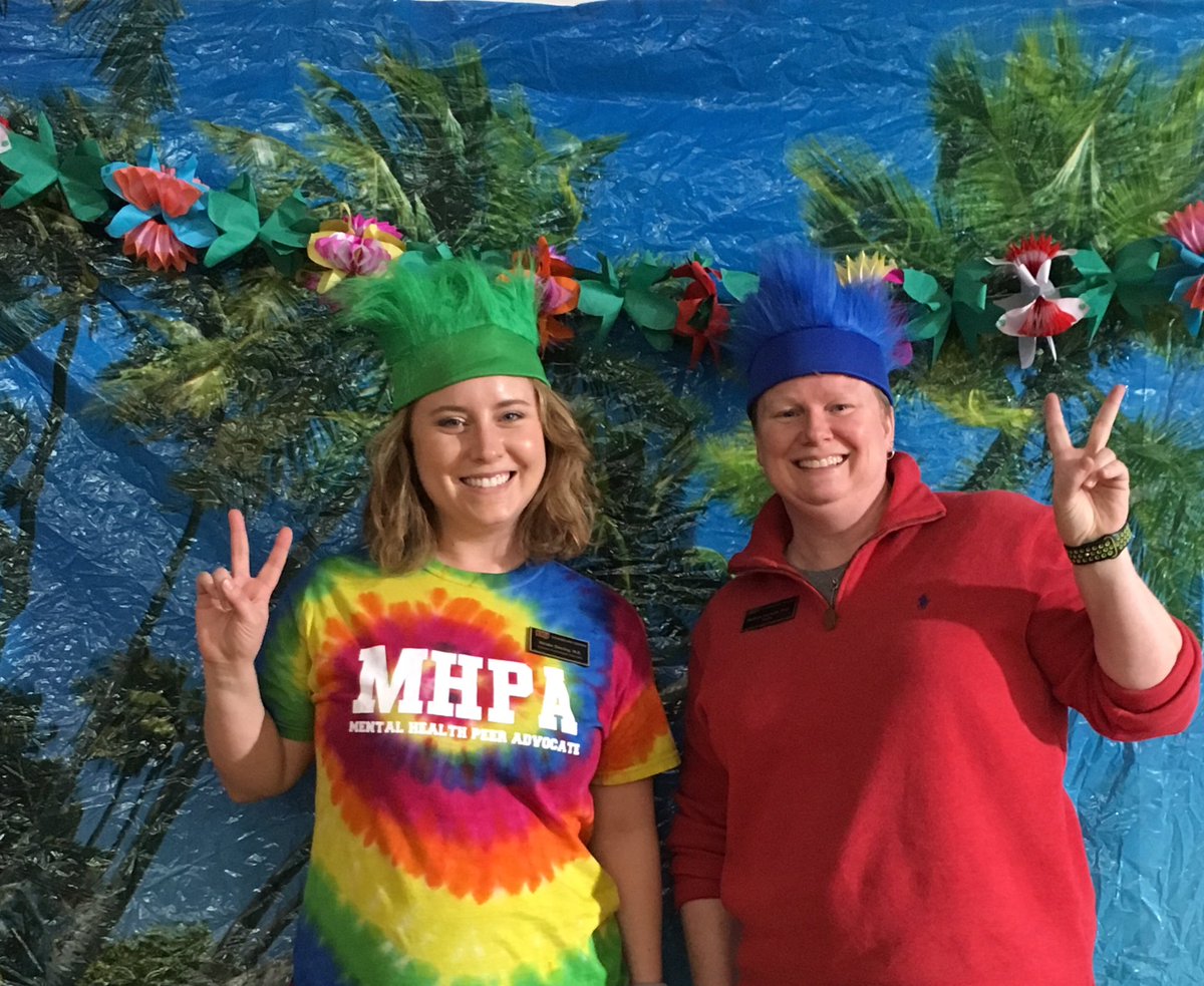 EKU_Counseling's tweet photo. Come to the #GetLei'd event Tonight 5-7pm!!! Campus Rec!! https://t.co/QYk0W3Woyh
