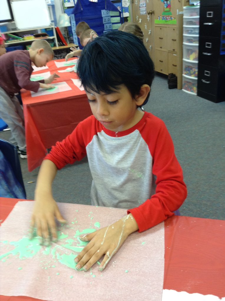 MrsKuligowski1's tweet photo. First grade scientists investigating properties of liquids - from water to Dr. Seuss's Oobleck. #handsonscience #northpride https://t.co/JXmqXj50nF