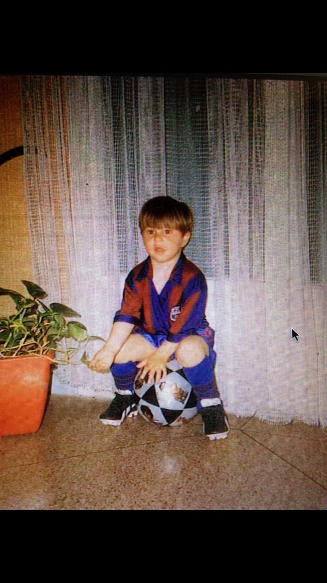 10APG's tweet photo. Desde niño ⚽️ I love football #FCB #Barca https://t.co/rjoy5Zn4FM