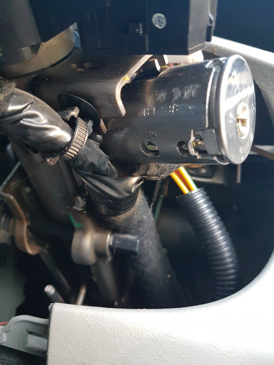 CAutolocks's tweet photo. New ignition needed on this vivaro today. Ignition was ceased and key would no longer turn.
https://t.co/IQPKTNAVTY
#getaspare https://t.co/i6mOiCl1p3