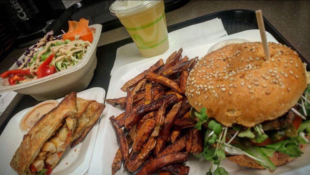 LocaLynxDR's tweet photo. Find your way to #l'ilOrganicKitchen through @LocaLynxDR App! #organic #vegetarian #fresh #whitby #savelocal https://t.co/0YbBIUgrkt