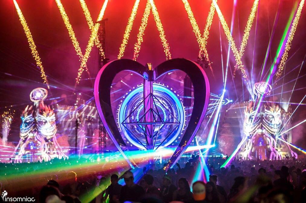 Jasieljmz's tweet photo. Take me back to the Electric Sky 😍! #EDCMx https://t.co/NfSmqr3obS