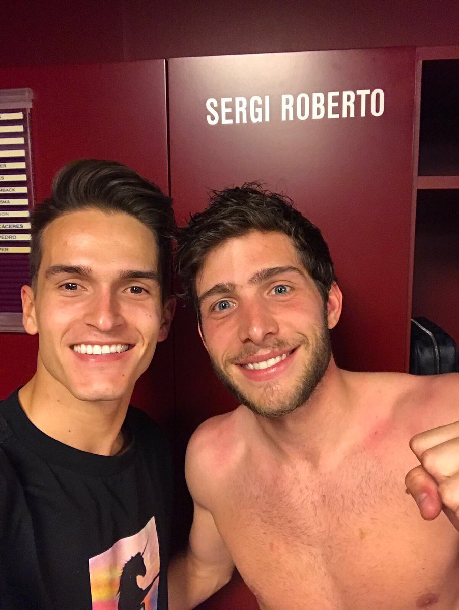 DenisSuarez6's tweet photo. De La Masía directo a la historia. Enhorabuena @sergiroberto10 😀 💪💪💪 T'estimo 🔵🔴 https://t.co/k5XR9WVU6J