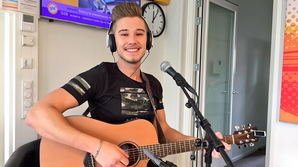 Bram Boender uit Dieren overtuigt jury en blijft in Idols gld.nl/3c-4