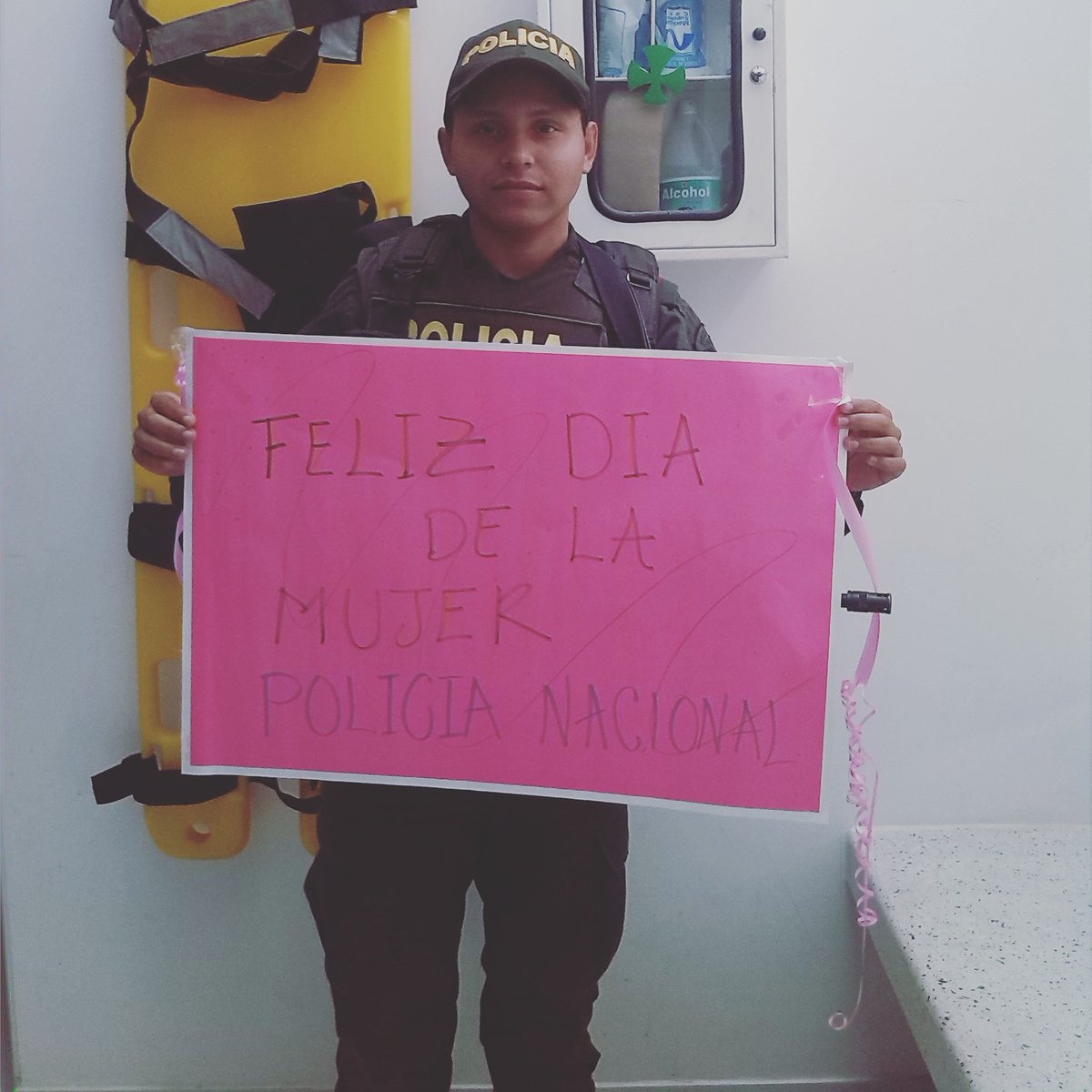 xanderson95's tweet photo. @ACTRIZFLORA feliz día hermosa mujer! https://t.co/VwyKGDE5t7
