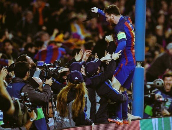 fahad_laporta's tweet photo. أتظن أنك عندمآ أحرقتني
ورقصت كالشيطآن فوق رفآتي
أنك قد طمست هويتي
ومحوت تاريخي و معتقداتي
عبثاً تحاول لا فناء لـثأر 
انا كالقيامة ذات يوم ات https://t.co/w49XRg1PzR